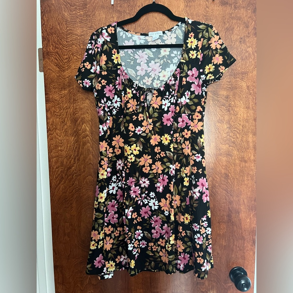 Ribbed Floral Black Dress with Pink, Orange and‎ Yellow Flowers XL